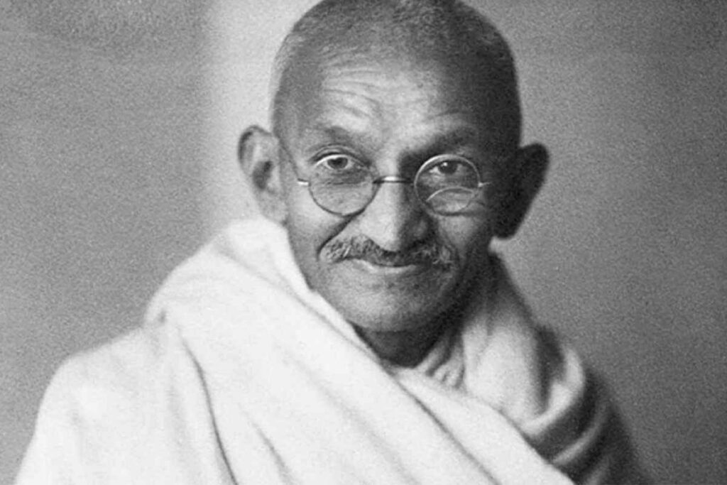 Gandhi: una fonte di ispirazione per i Leader Globali. La Nonviolenza di Gandhi e il Movimento per i Diritti Civili. Il Dalai Lama e Gandhi: una visione comune di Nonviolenza. Il messaggio universale di Gandhi: pace e compassione.