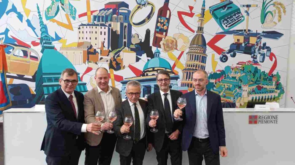 Ottimismo e voglia di crescere: il Piemonte del vino si racconta a Grandi Langhe. Mercati globali e vini d’eccellenza: Grandi Langhe trionfa alle OGR. Dai classici ai vini emergenti: il Piemonte protagonista di Grandi Langhe.