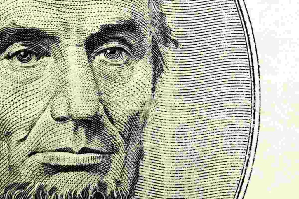 La guerra civile americana: cause e conseguenze. Lincoln, un presidente in tempo di guerra. Le strategie di guerra dell'Unione. Il ruolo di Lincoln nella vittoria dell'Unione.