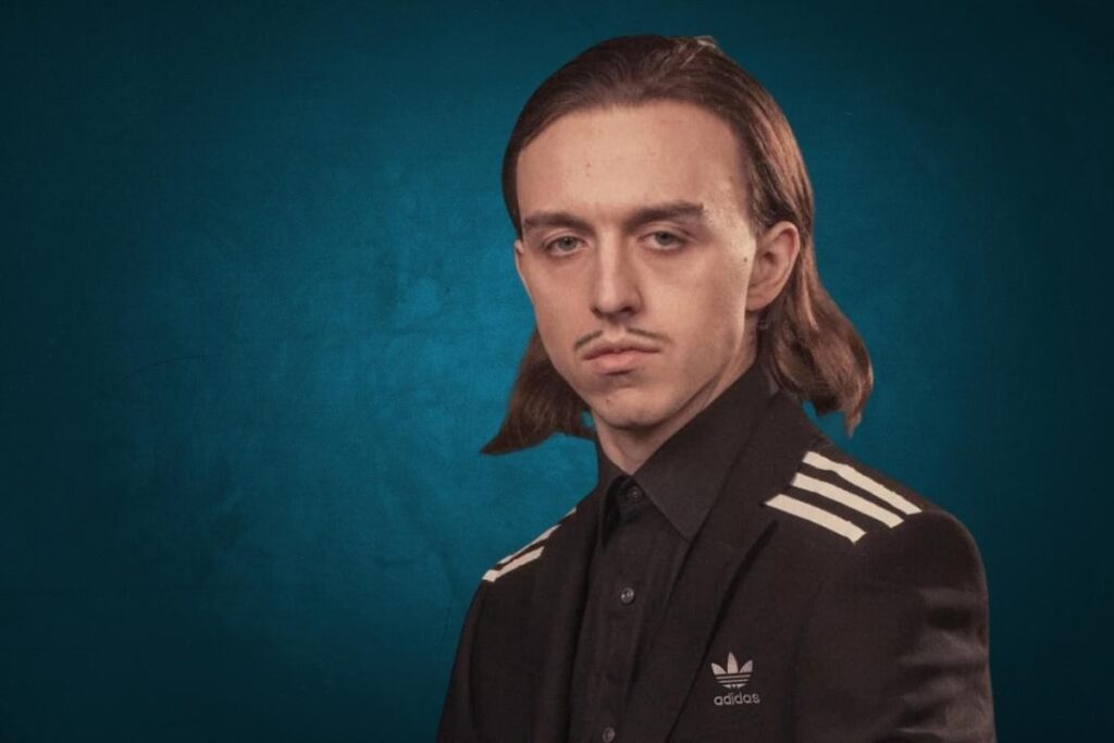 Tommy Cash rappresenterà l'Estonia all'Eurovision con 'Espresso Macchiato'. 'Espresso Macchiato': tra ironia e polemiche sugli stereotipi italiani. Brano estone sugli stereotipi italiani scatena polemiche prima dell'Eurovision. L'Estonia sceglie Tommy Cash: il web si divide su 'Espresso Macchiato'.