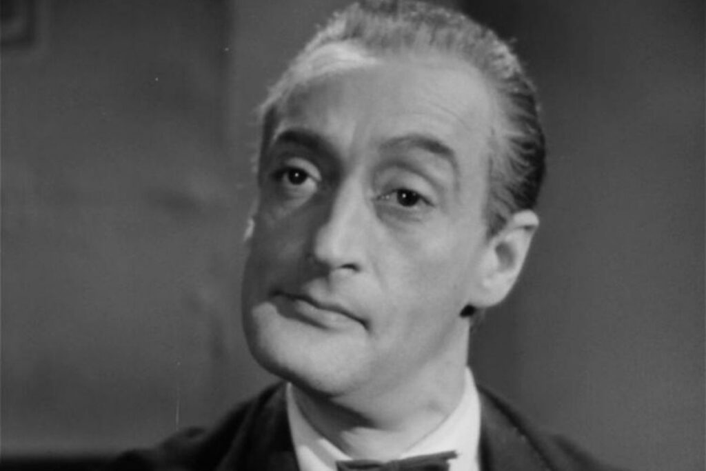Totò, 127 anni dalla nascita di un mito. Il principe della risata: 127 anni di Totò. Totò, un'icona senza tempo della comicità. Totò, il genio comico che ha fatto la storia del cinema. 
