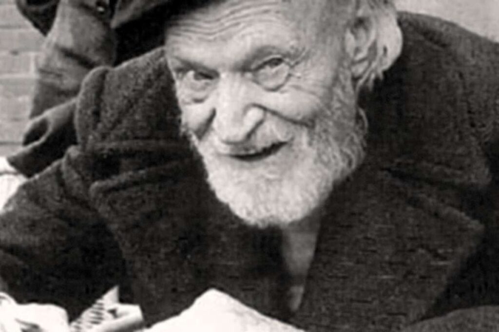 La guerra nella poesia di Giuseppe Ungaretti. Ungaretti e il trauma del conflitto mondiale. Come l’Ermetismo ha influenzato la letteratura italiana. Giuseppe Ungaretti e la nascita dell’Ermetismo. 