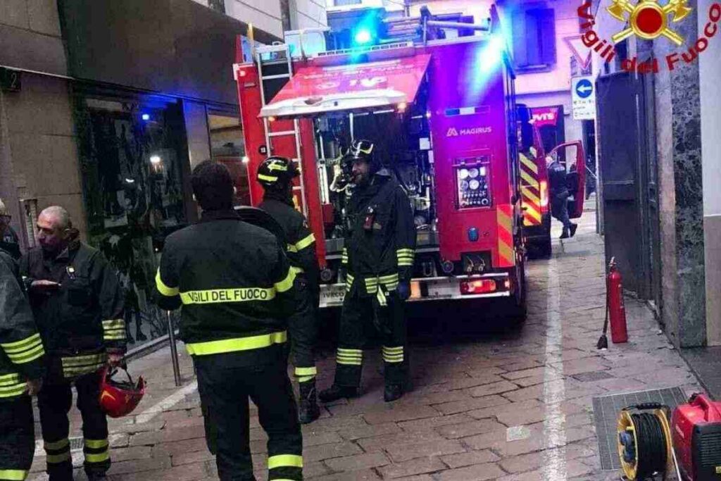 Incendio nelle cantine di Torino. Emergenza a via Des Ambrois. 
