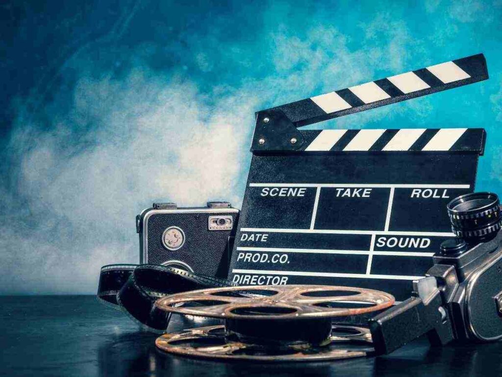 Wunderkamera: la residenza artistica che trasforma gli home movies. Home movies e arte: il progetto innovativo di Wunderkamera. Wunderkamera: una nuova vita per i filmati amatoriali. La memoria diventa arte con Wunderkamera. 