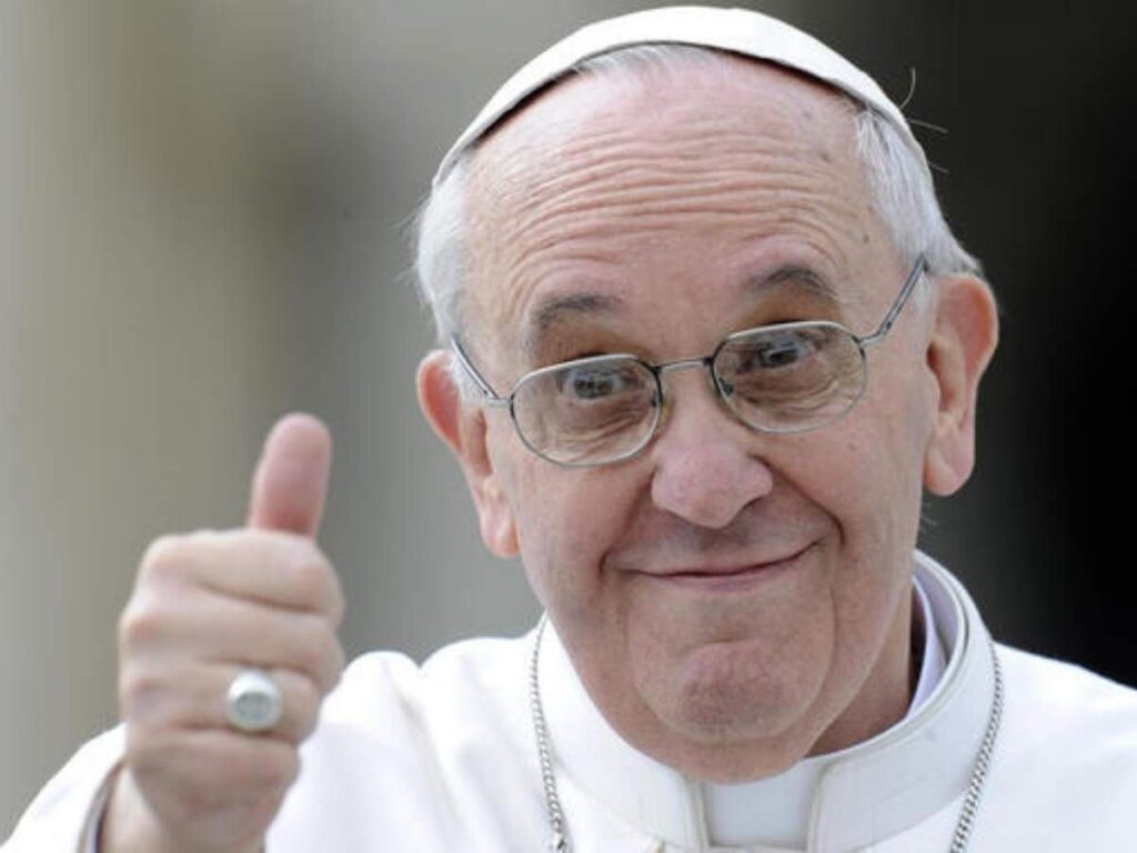 Francesco, un papa che ha lasciato un’eredità viva. Il mondo saluta papa Francesco con commozione. Francesco, il pontefice che ha scelto la via dell’amore. Un papa tra la gente: il ricordo di Francesco. 
