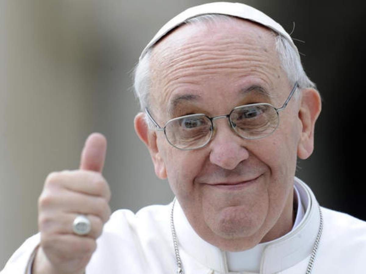 Francesco, un papa che ha lasciato un’eredità viva. Il mondo saluta papa Francesco con commozione. Francesco, il pontefice che ha scelto la via dell’amore. Un papa tra la gente: il ricordo di Francesco.